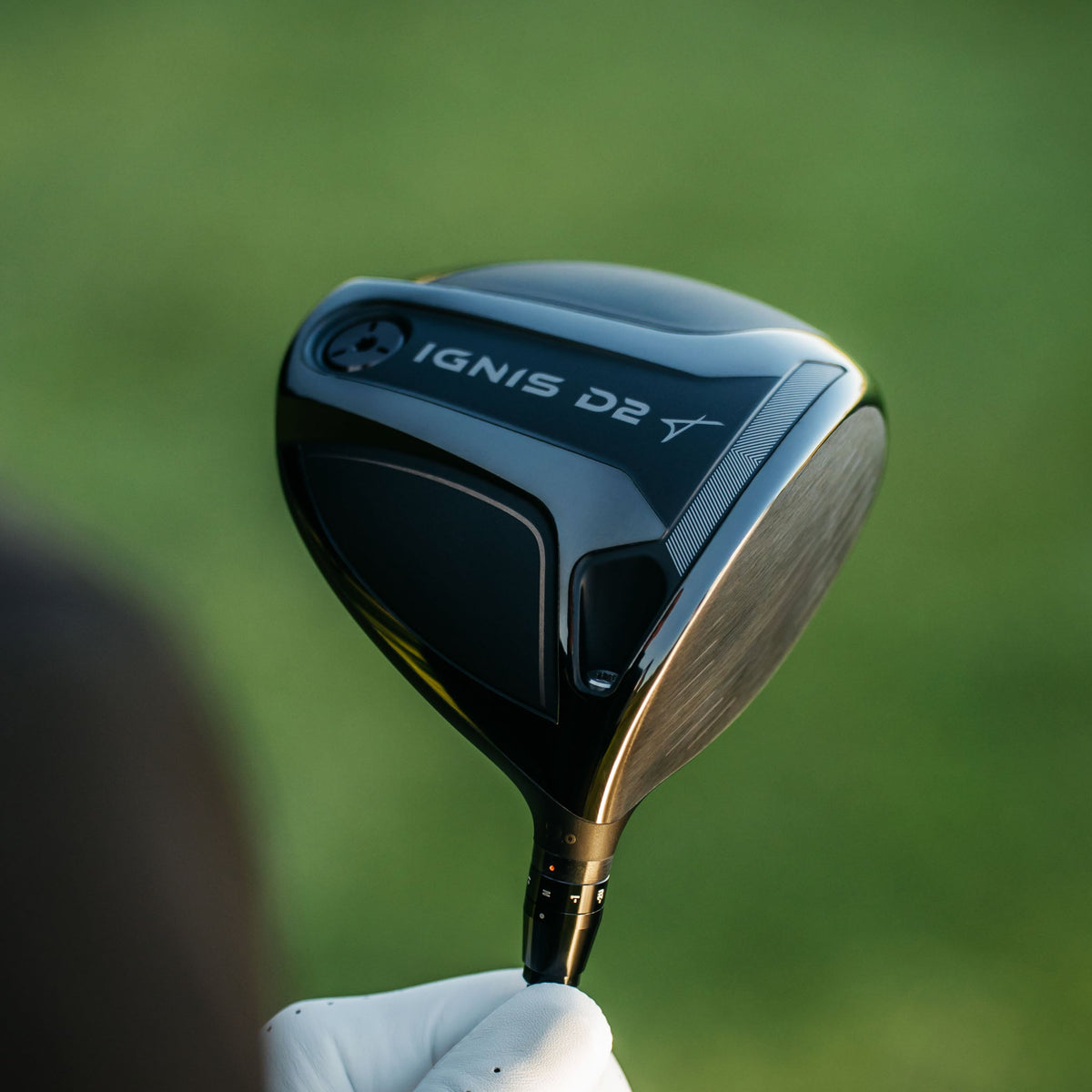 Takomo Ignis D2 driver on the tee